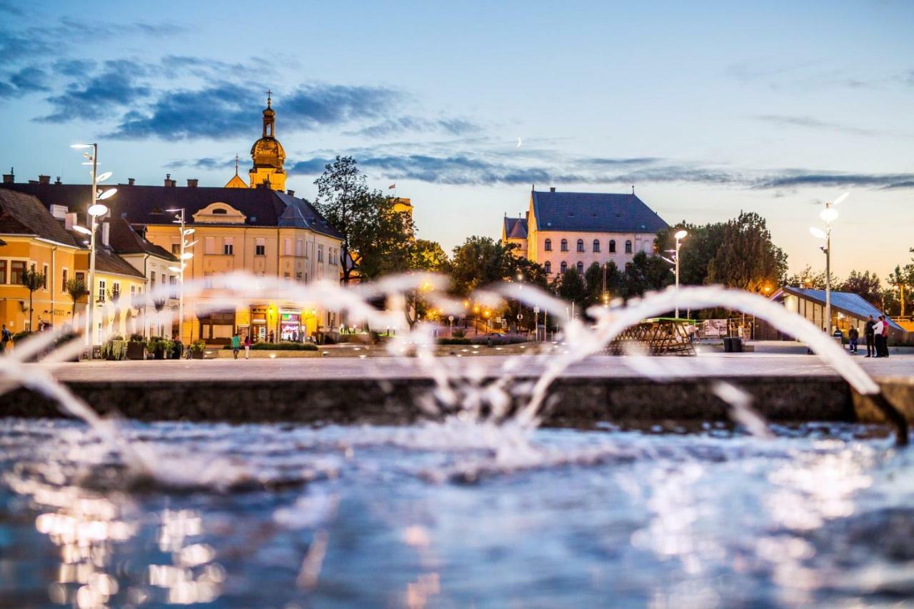 Hotel Kalvaria Superior Gyor Bagian luar foto